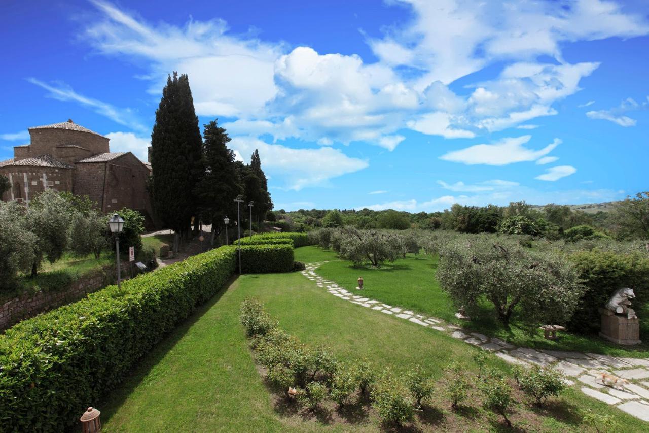 & 4* Sovana