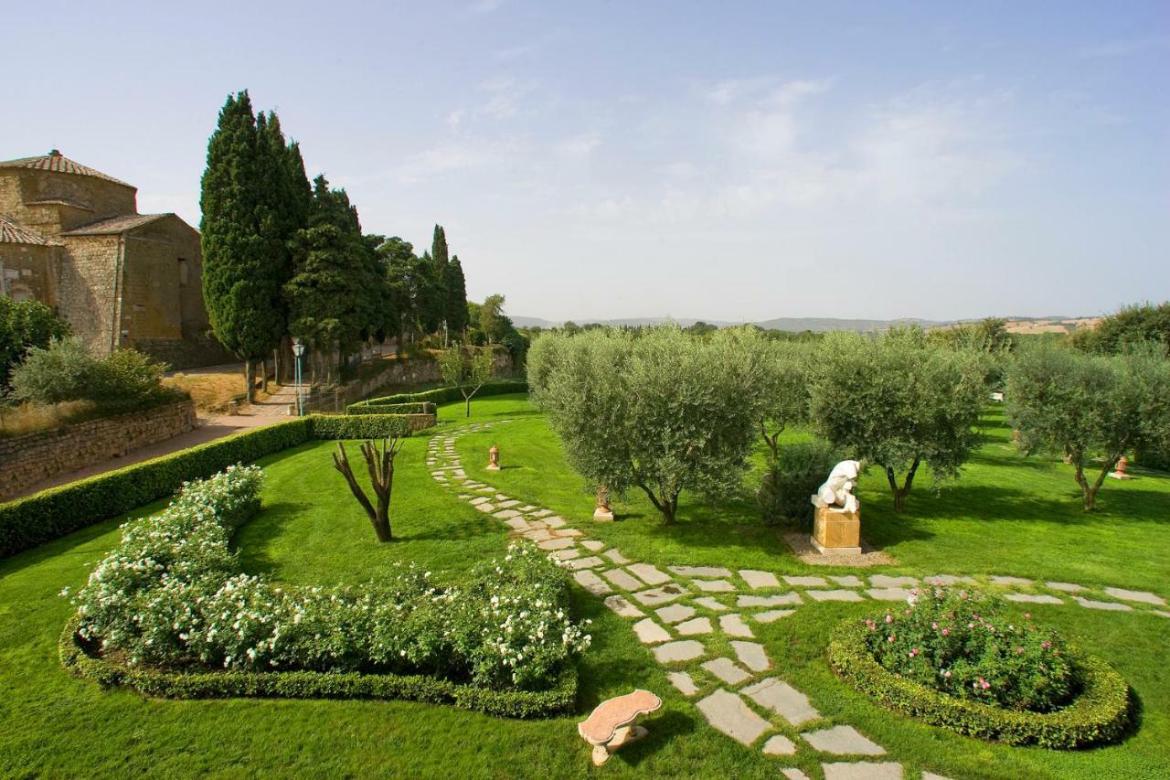 & Sovana