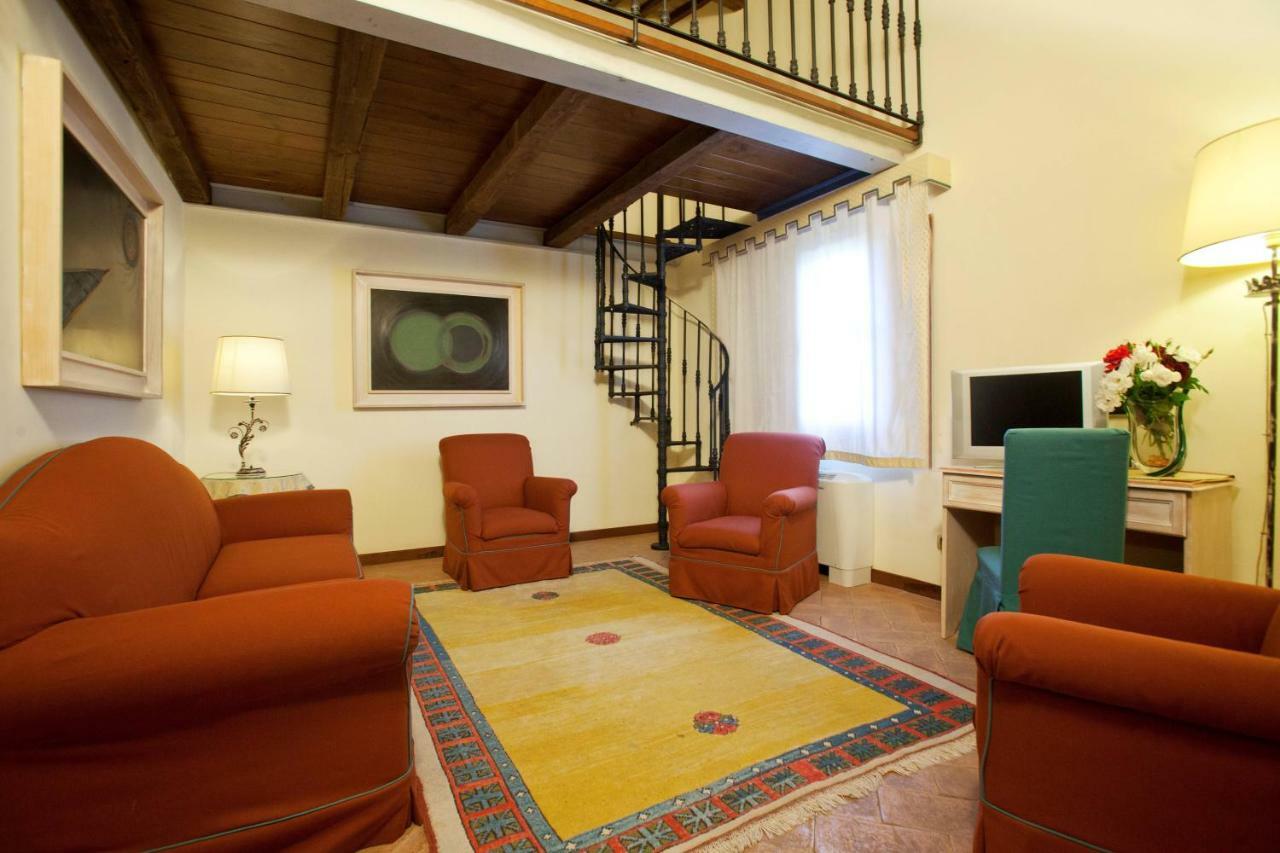 & Hotel 4*